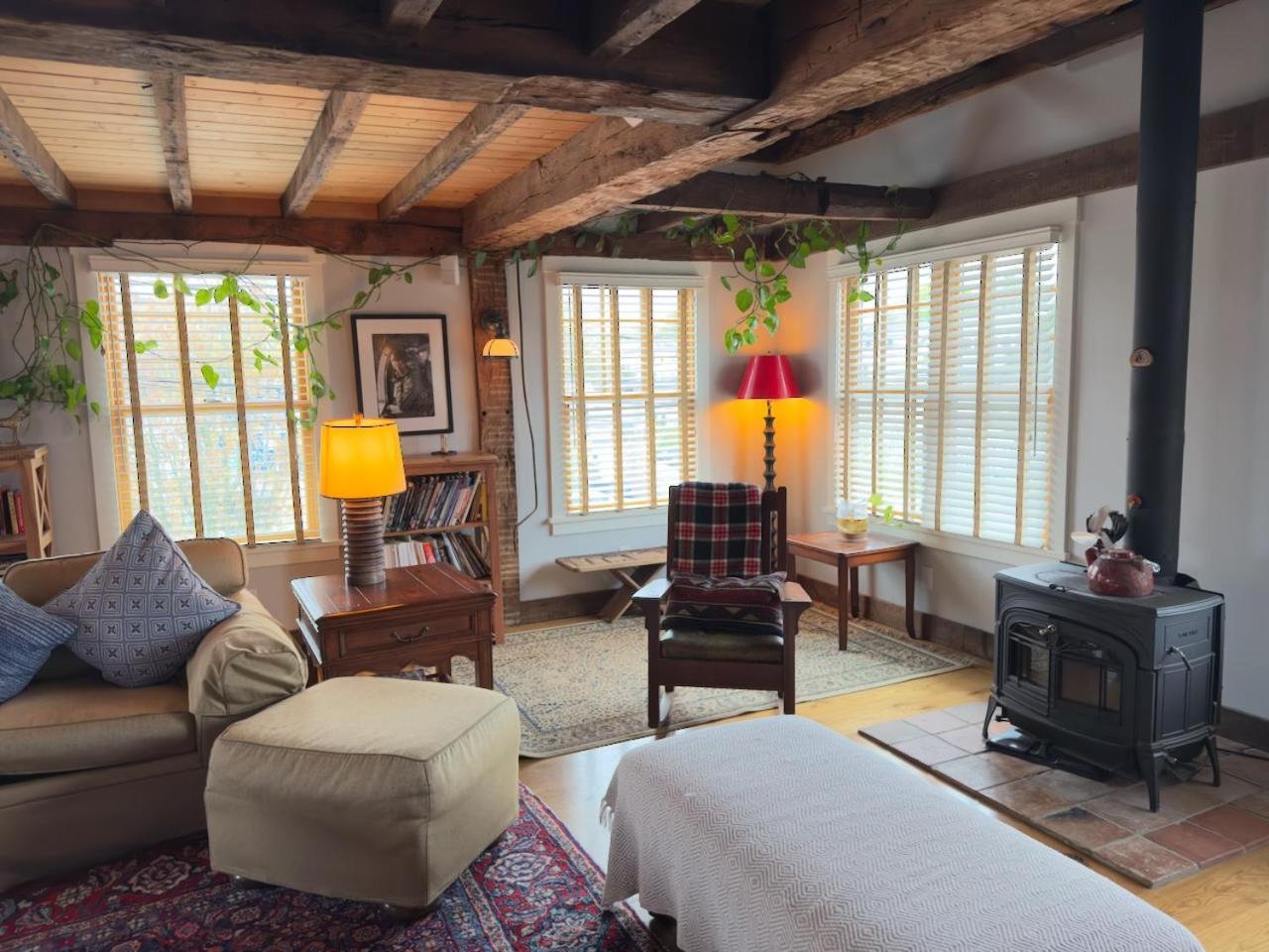 Hotel Magical Post And Beam Loft Downtown Newport! Exterior foto